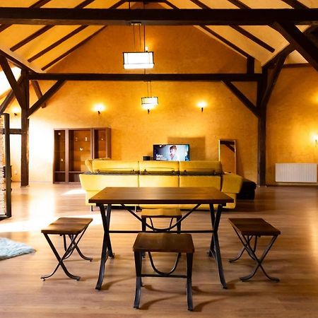 The Attic - Large Open-Space In The Old Town Of Brasov, Minutes Away From The Black Church 외부 사진
