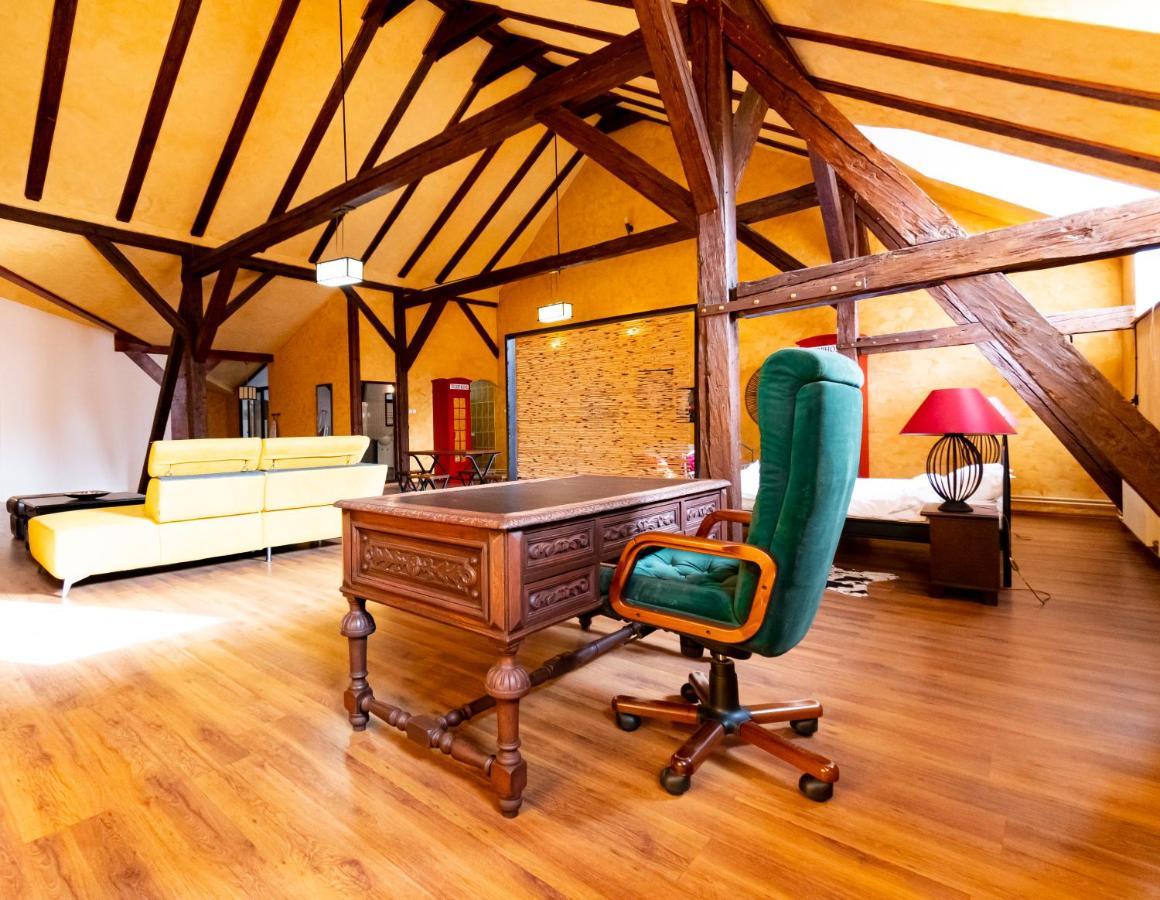 The Attic - Large Open-Space In The Old Town Of Brasov, Minutes Away From The Black Church 외부 사진