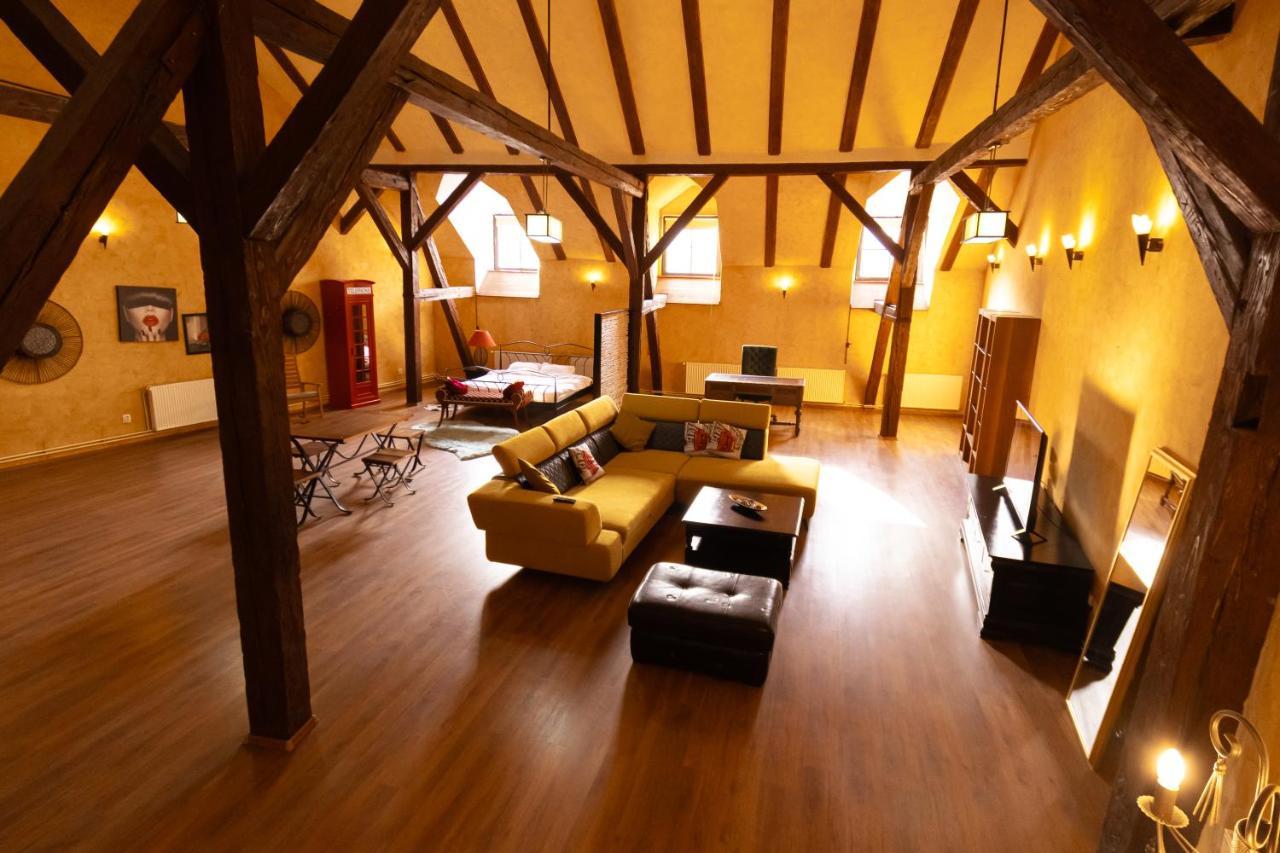 The Attic - Large Open-Space In The Old Town Of Brasov, Minutes Away From The Black Church 외부 사진
