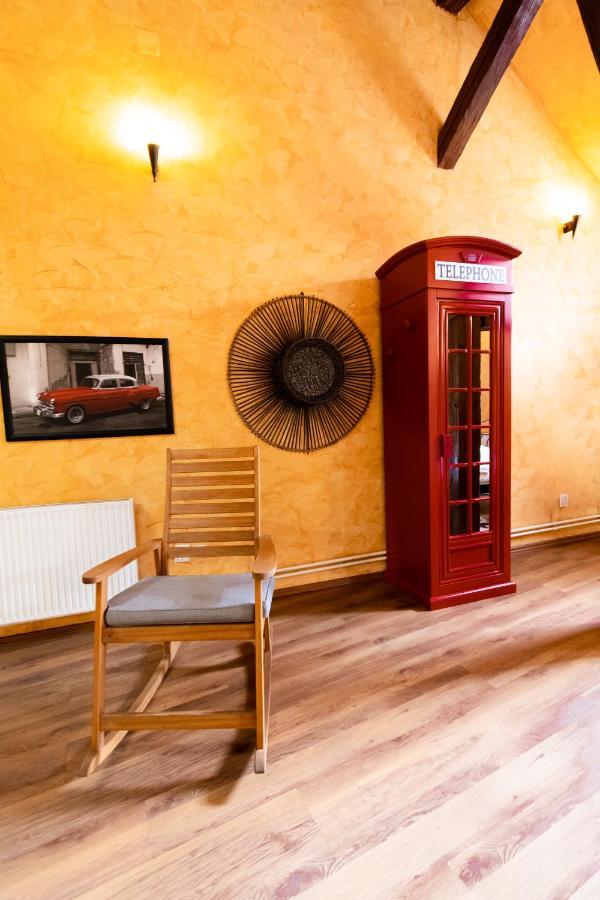 The Attic - Large Open-Space In The Old Town Of Brasov, Minutes Away From The Black Church 외부 사진