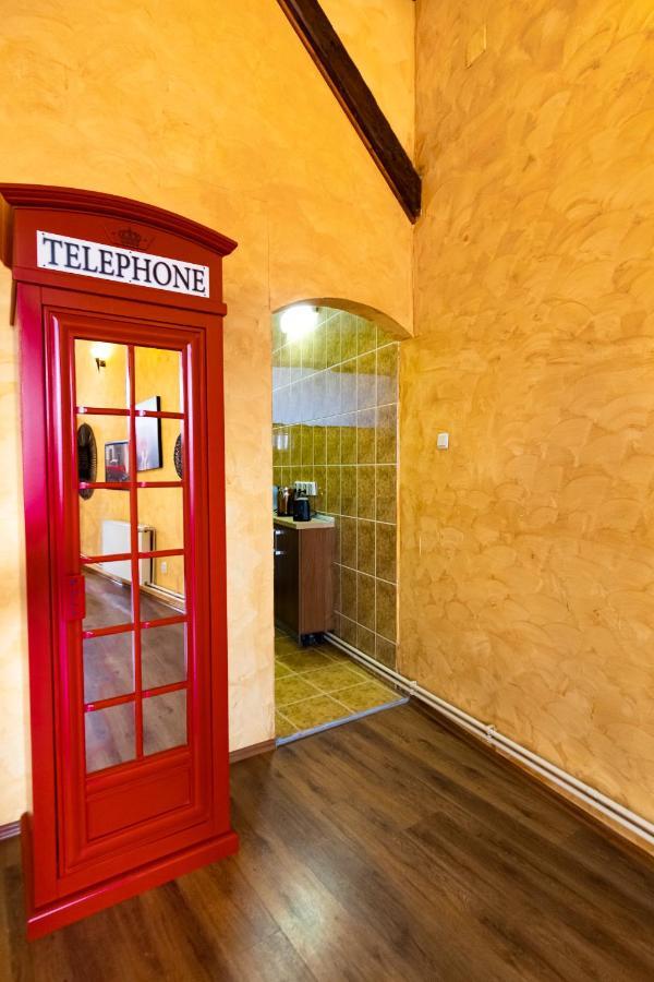 The Attic - Large Open-Space In The Old Town Of Brasov, Minutes Away From The Black Church 외부 사진